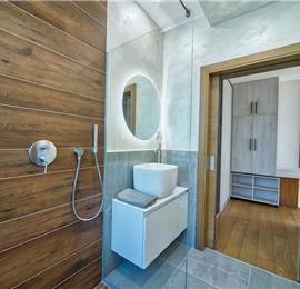 6 bedroom villa with pool and roof terrace, Sveti Staffan, sleeps 12